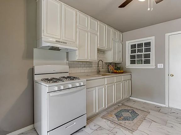 3rd image of 18245 Hoffman Ave