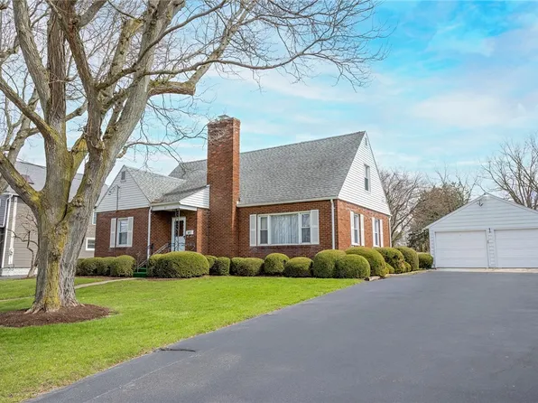 87 Wolcott St, Le Roy, NY 14482