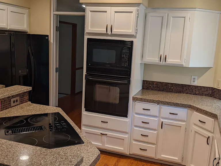 980 NW Inneswood Pl — Photo 3