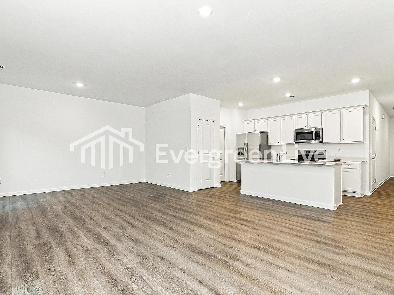 3 bed, 2.0 bath, 1453 sqft, $1,990 — Photo 2