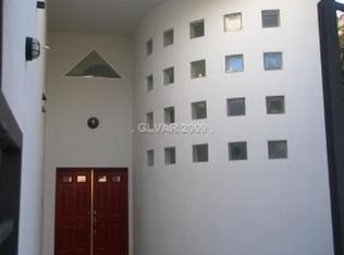 2724 Lakecrest Dr, Las Vegas, NV 89128