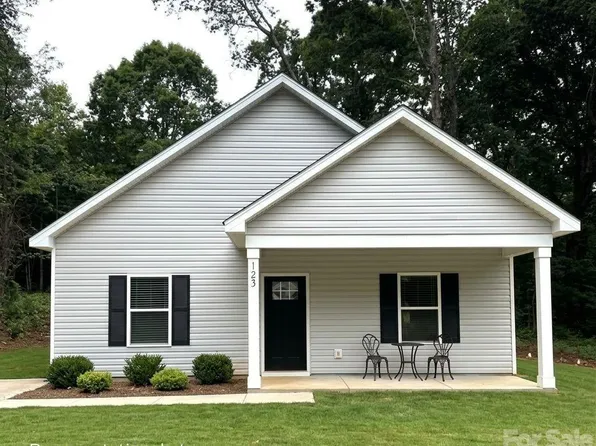 123 Kingswood Dr, Statesville, NC 28625