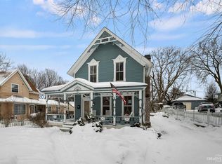 121 College St, Elgin, IL 60120