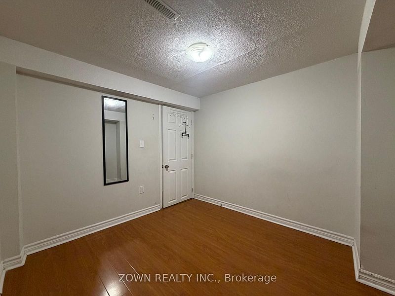 Brampton House for rent - 3 Bedrooms — photo 11