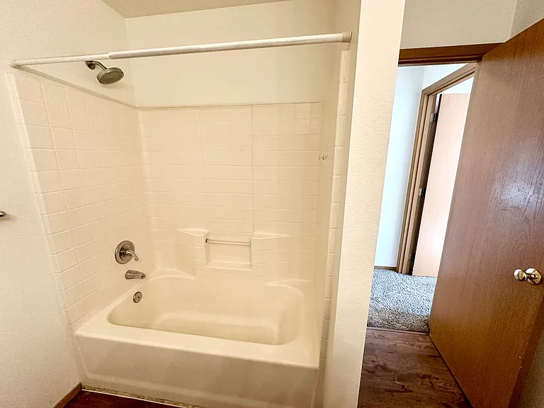 2103 N Yellowstone St — Photo 28
