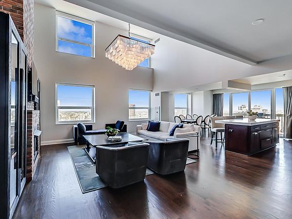 4th image of 545 N Dearborn St APT 3601