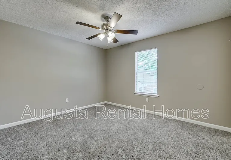 146 Chalet North Ct #146 — Photo 30