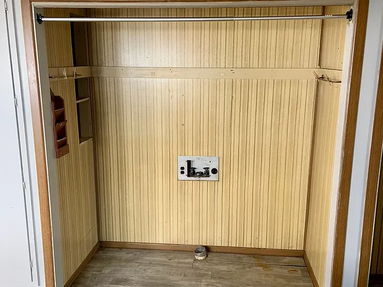 220 W Cherry St — Photo 4
