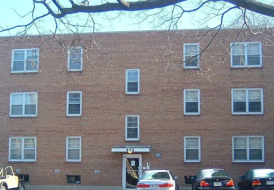 425 Paunack Pl