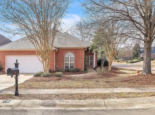 141 Dover Ct, Starkville, MS 39759