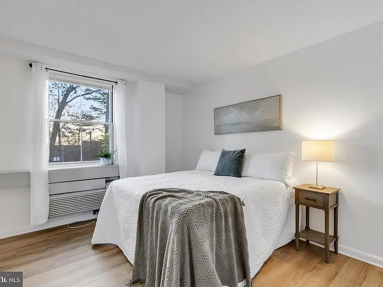 2030 N Adams St #303 — Photo 23