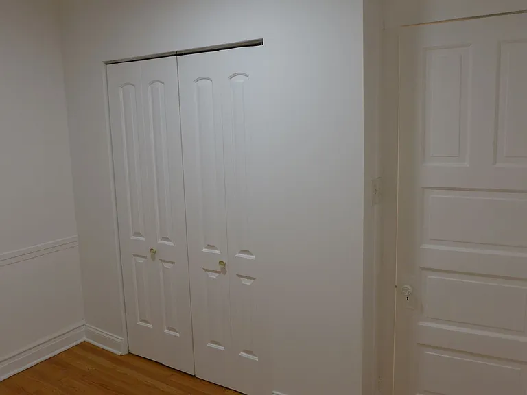 136 Elgin Ave — Photo 15