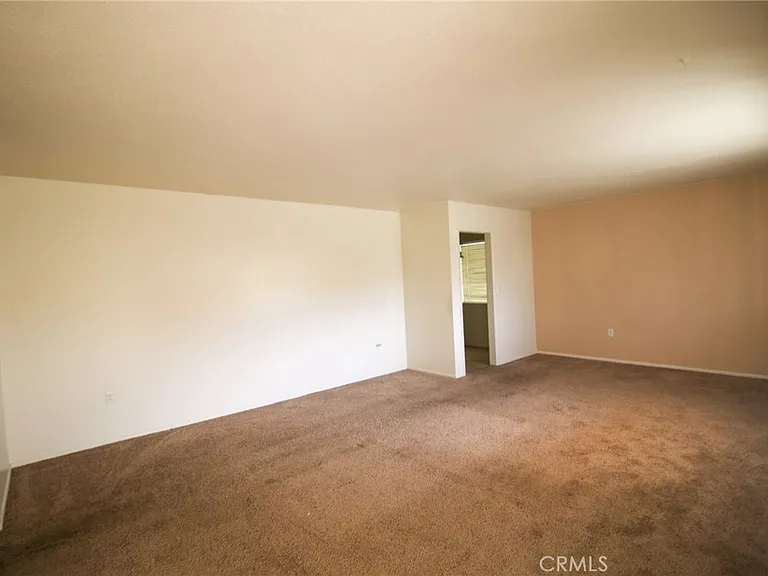 26401 Cedar Crest Dr — Photo 4