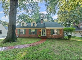 19 Cambridge Dr, Swansea, IL 62226