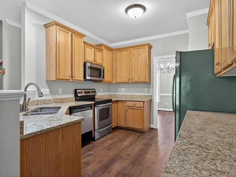 770 Parkside Townes Ct — Photo 18