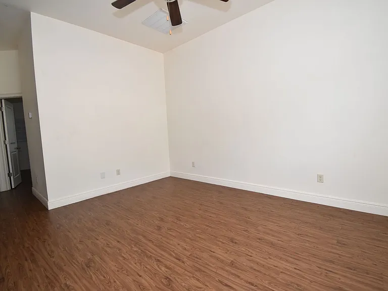 2408-2464 W Barnett Springs Ave — Photo 4