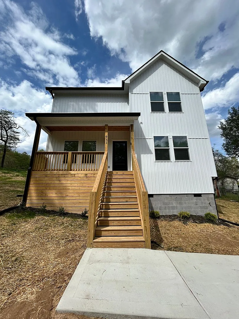 1/2 Off 1st Full Months Rent! Brand New Charming 3 Beds, 2.5 Baths In Hixson! — Photo 3