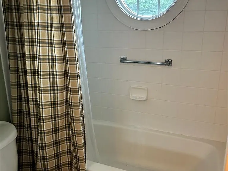 4890 Independence Dr — Photo 12