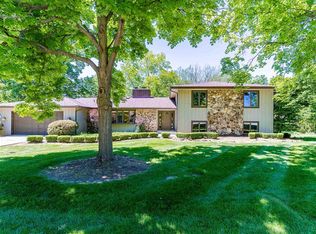 420 Scarborough Rd, Valparaiso, IN 46385