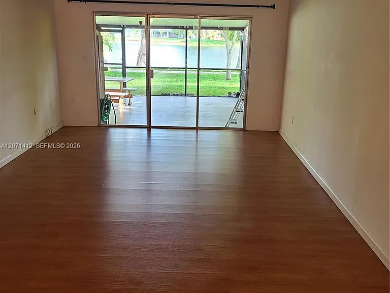 10520 Buttonwood Ave #10520 — Photo 9