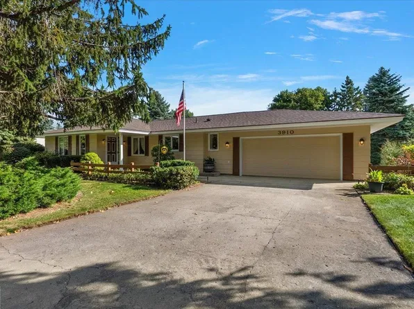 3910 Morningside Dr, Traverse City, MI 49684
