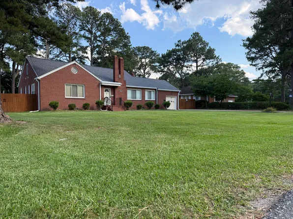 409 Kemp Ln, Chesapeake, VA 23325