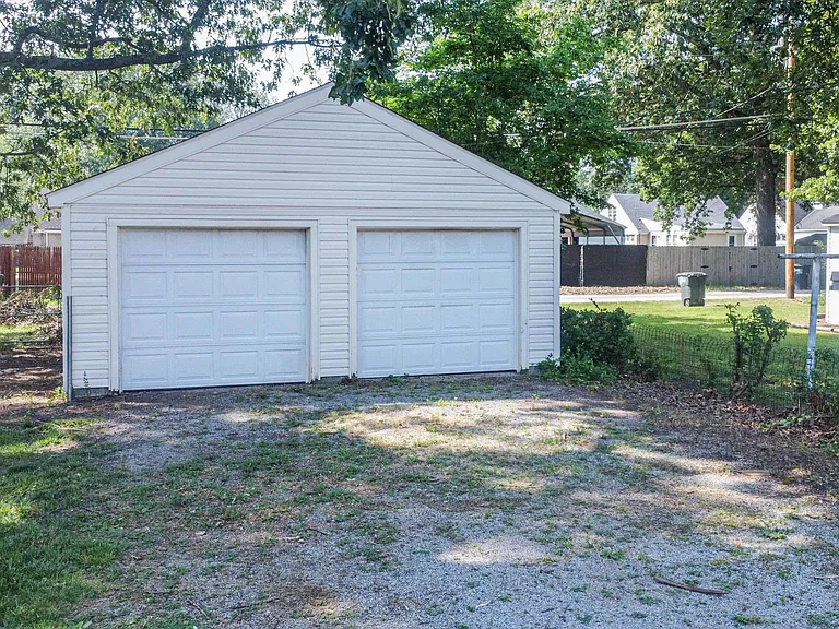 2522 Clay St — Photo 5