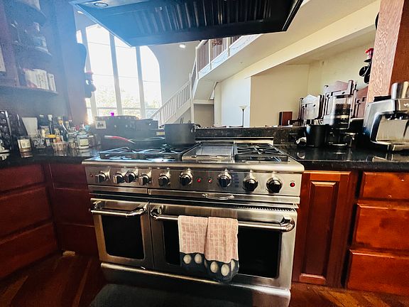 2nd image of 439 Guerrero St #2
