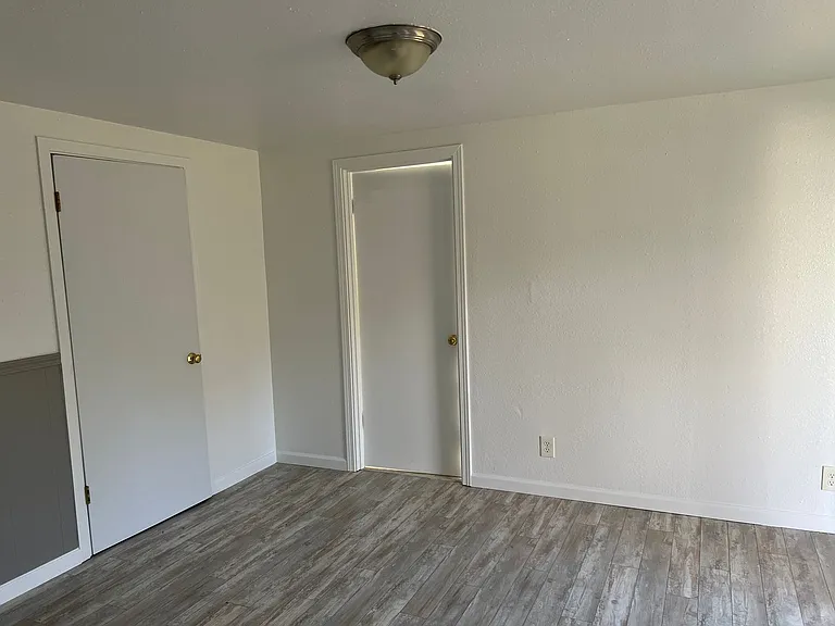815 W 1st St #1-4 — Photo 8