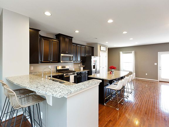 2nd image of 107 Sweetgum Ct