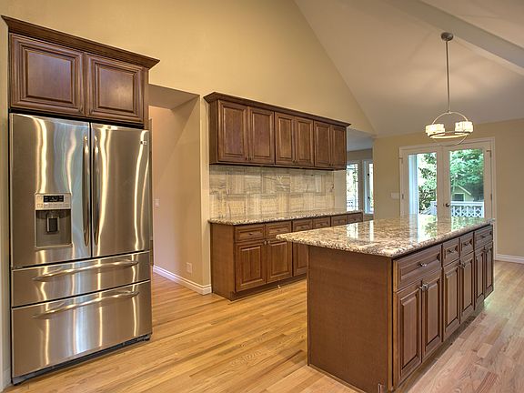 4th image of 4816 225th Ave NE