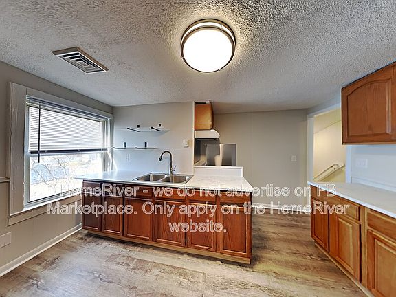5th image of 411 W North St APT 5