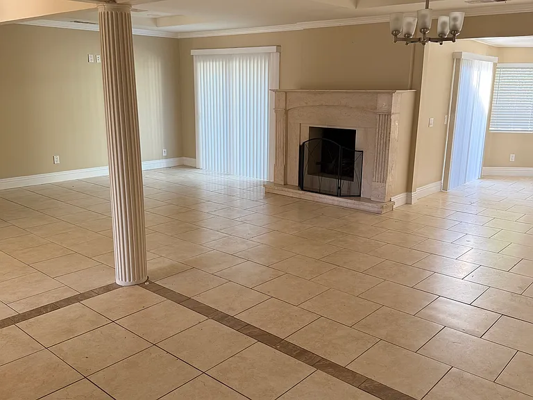 2121 E Linfield St — Photo 3