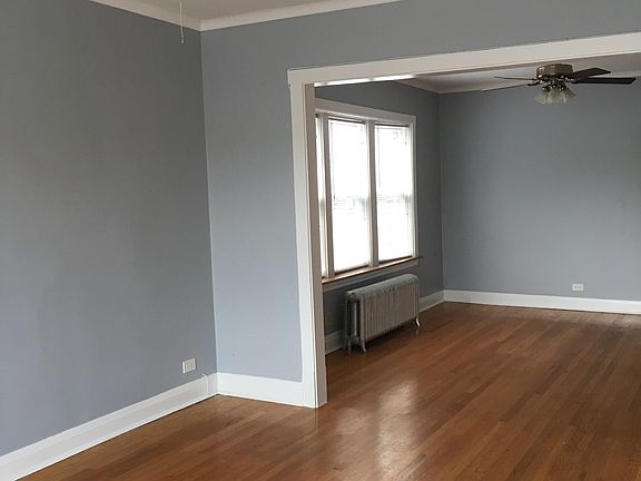 3rd image of 4850 W Newport Ave #2