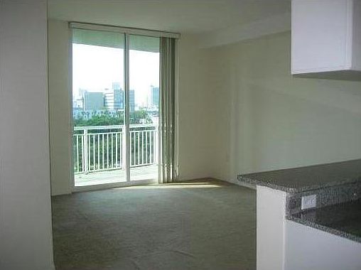 1st image of 275 NE 18th St APT 1009