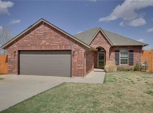 9301 NW 75th St, Yukon, OK 73099