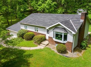 114 Timber Ridge Dr, Baden, PA 15005