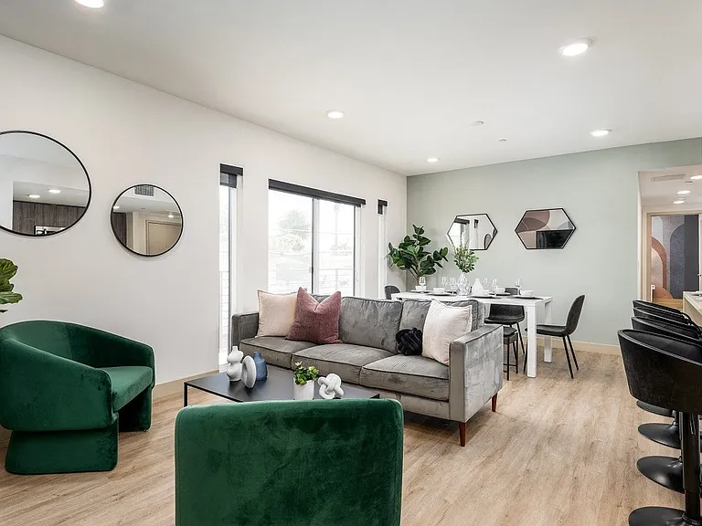 Lido Apartments - 1532 Brockton Ave — Photo 17