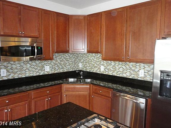 4th image of 2431 Battery Hill Cir