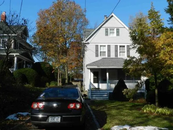 24209 Pine St, Flushing, NY 11363