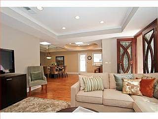 5th image of 818 Carmel Ave