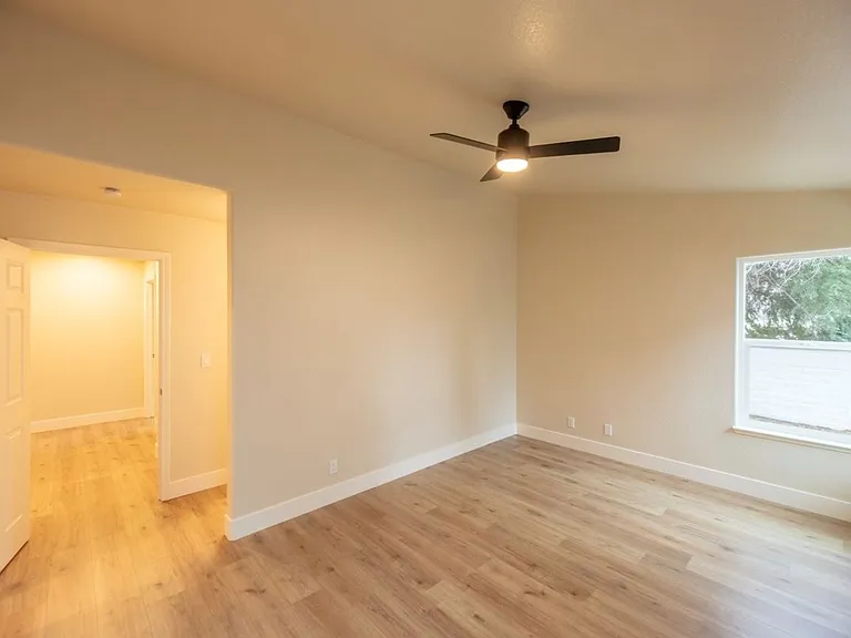 7562 Wheeldale Cir — Photo 16