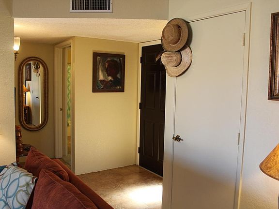 3rd image of 325 N Calle De Las Profetas
