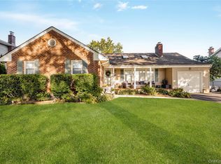 209 Brompton Rd, Garden City, NY 11530