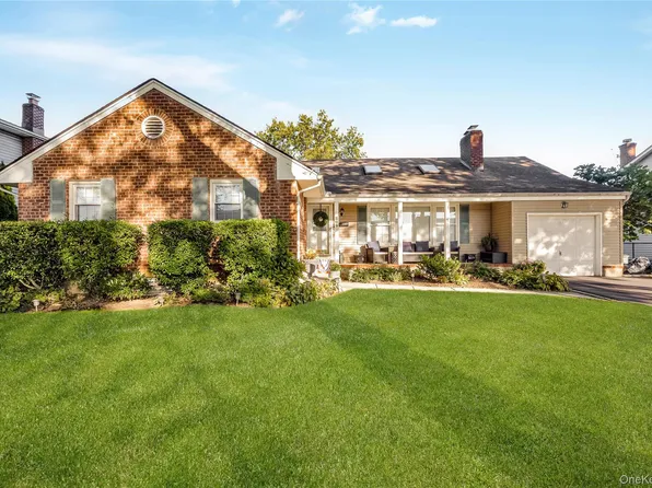 209 Brompton Road, Garden City, NY 11530