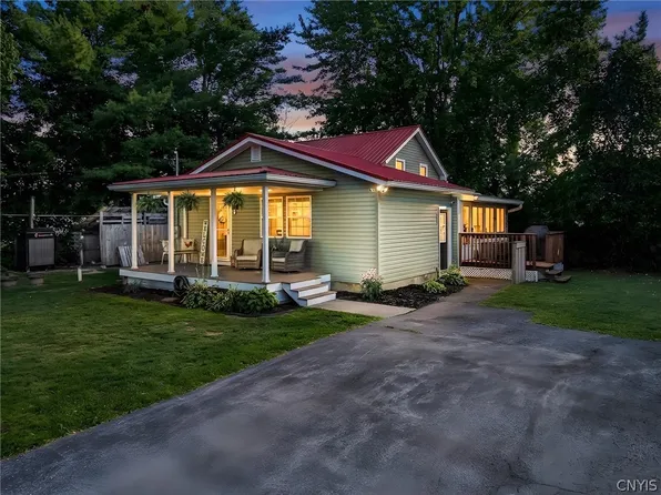 276 Stewarts Corners Rd, Pennellville, NY 13132