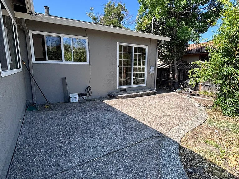 1337 Bedford St — Photo 40