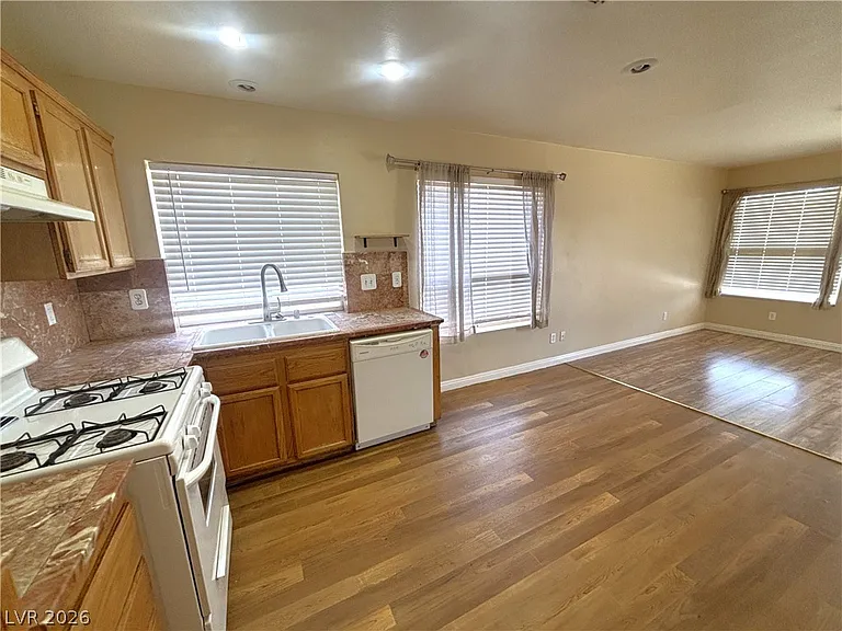 1324 Nugget Creek Dr — Photo 8