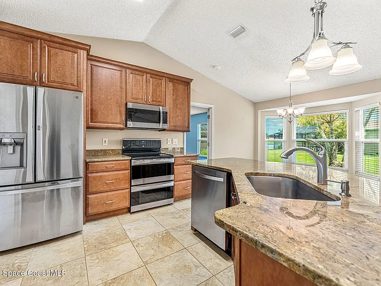 1622 Laramie Cir — Photo 10