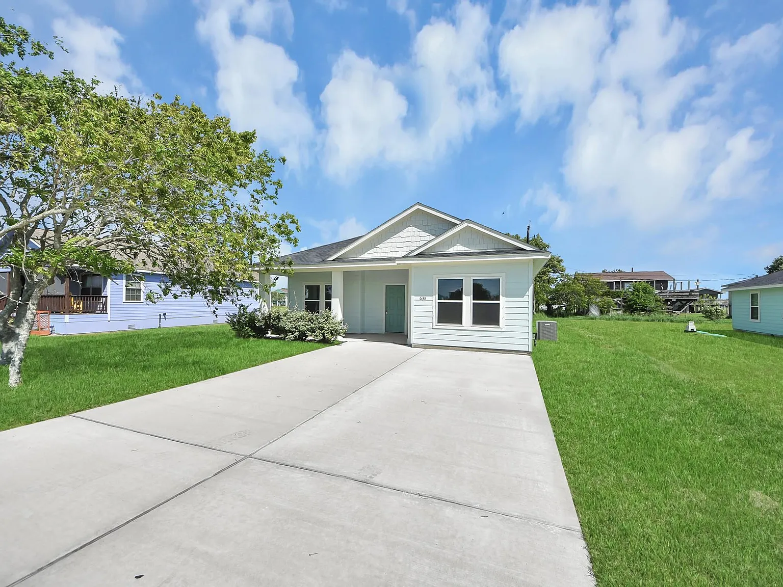 3 bed, 2.0 bath, 1569 sqft, $2,100 — Photo 4